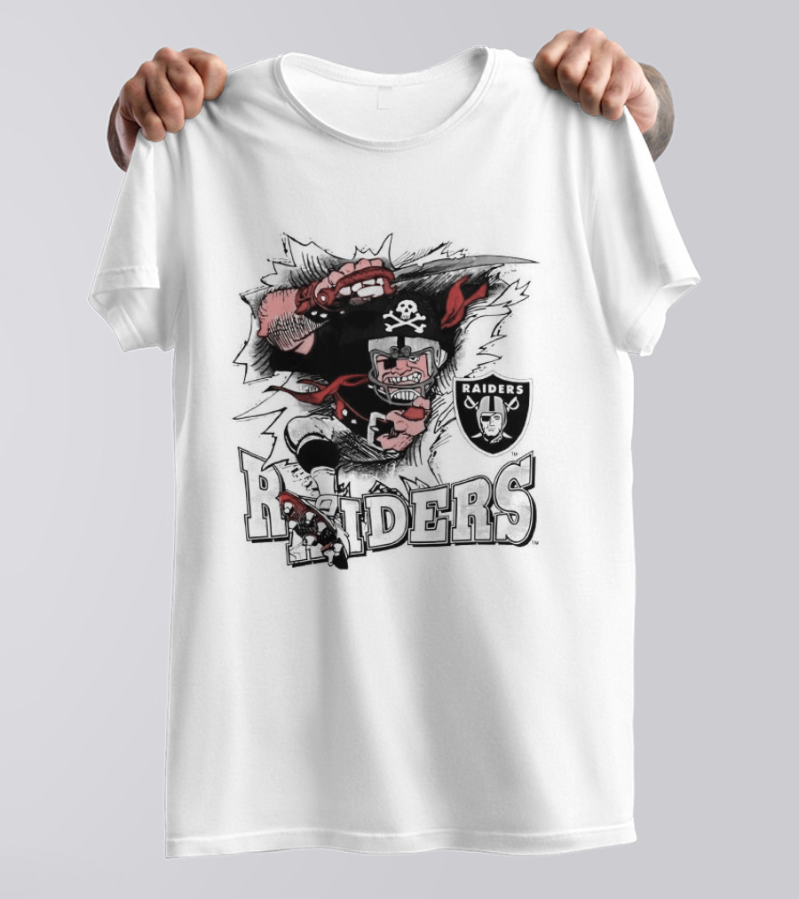 Las Vegas Raiders 1993 Football Skull Pirate Raider T-Shirt