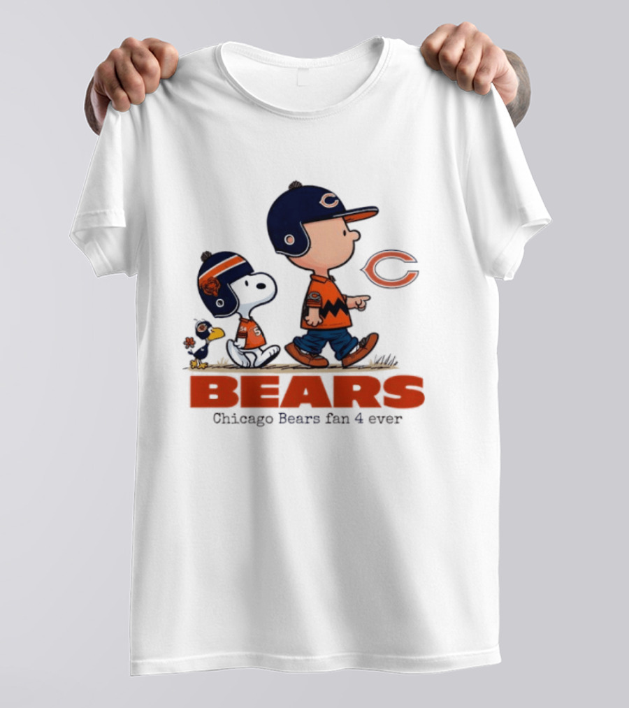 Chicago Bears Fan 4 Ever Snoopy Vs Charlie Brown T-Shirt