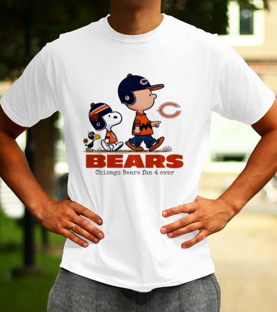 Chicago Bears Fan 4 Ever Snoopy Vs Charlie Brown T-Shirt