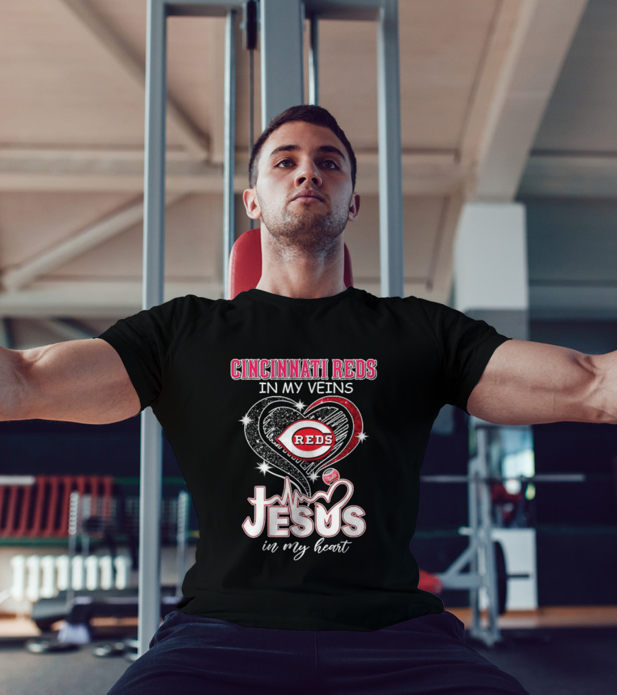 Cincinnati Reds In My Veins Jesus In My Heart Bling Bling Christian Heart T-Shirt