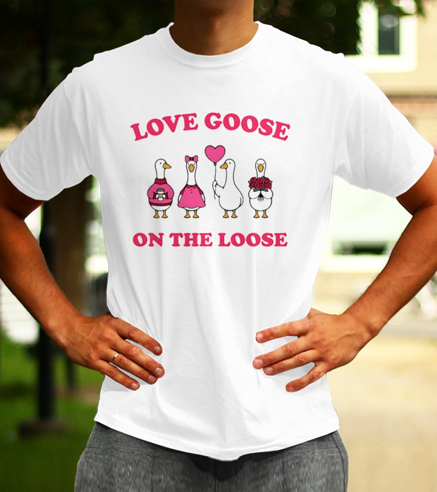 Love Goose On The Loose Valentine Heart Bouquet Bows T-Shirt