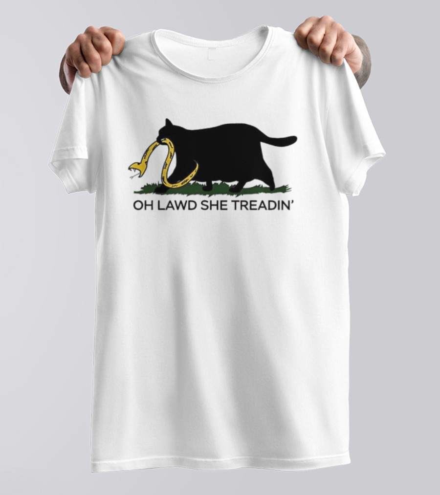 Oh Lawd She Treadin' Black Cat With Snake In Mouth T-Shirt