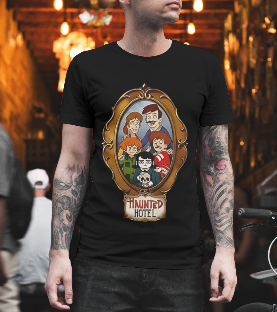 Haunted Hotel Cartoon Family Portrait Frame T-Shirt
