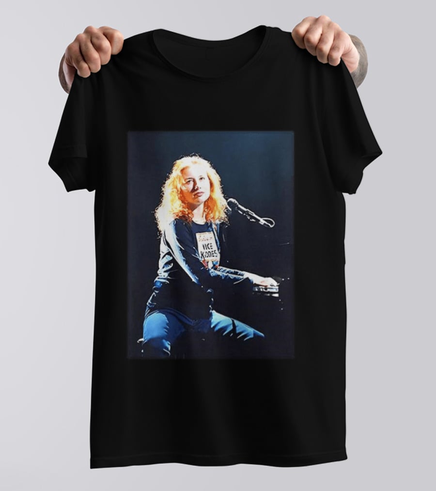 Tori Amos Nice Knodes Singing At Piano Live Performance Photography T-Shirt