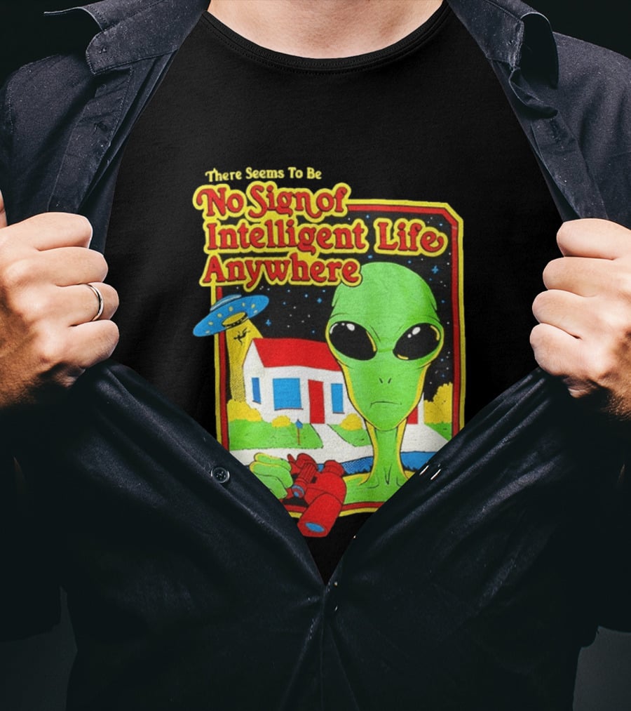 There Seems To Be No Sign Of Intelligent Life Anywhere Alien Green Martian Binoculars Retro Comic T-Shirt