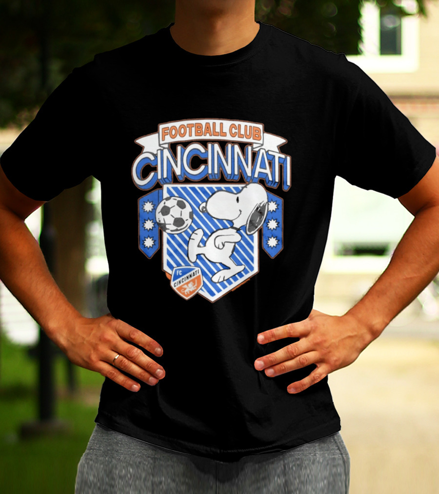 Peanuts Snoopy Kicking Soccer Ball Football Club Cincinnati FC T-Shirt