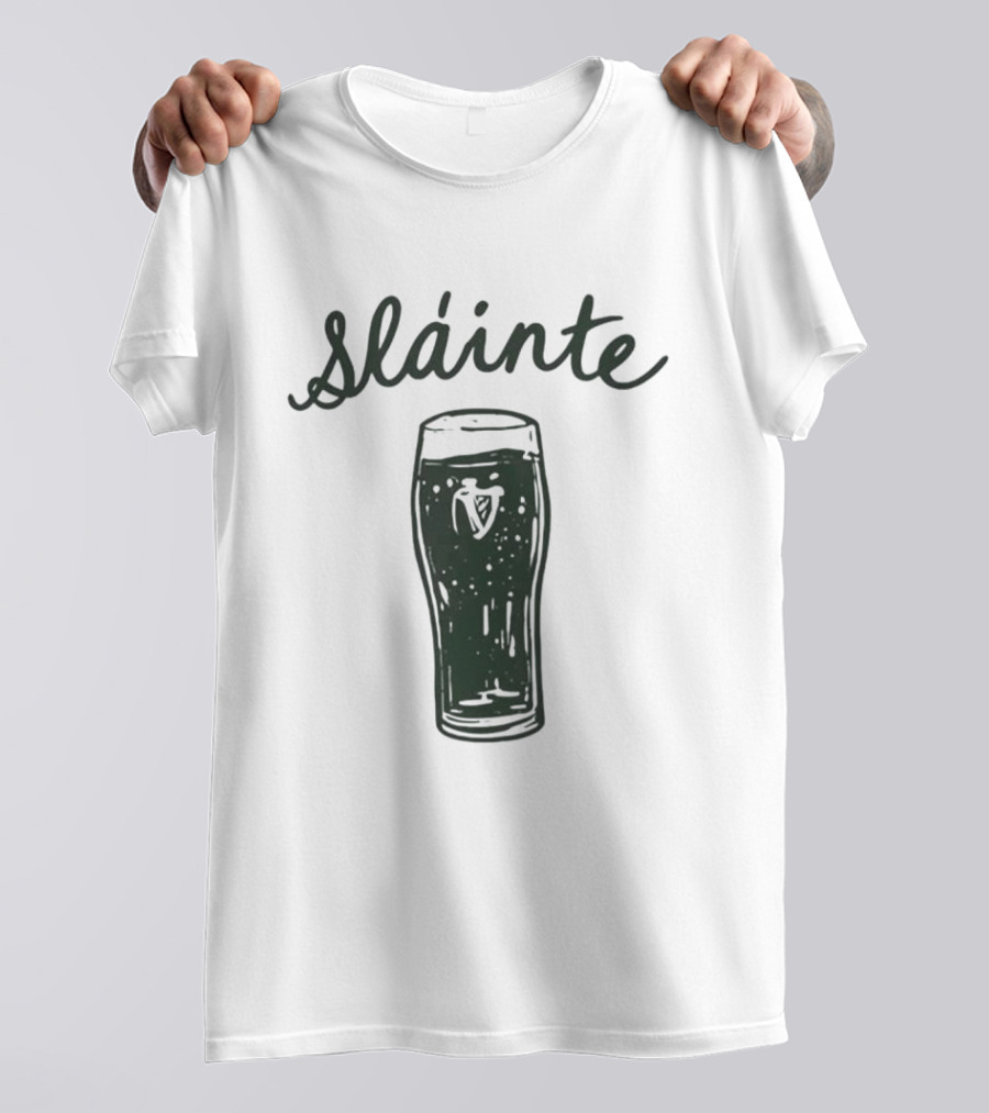 Sláinte St Patrick's Day Pint Glass Cheers T-Shirt