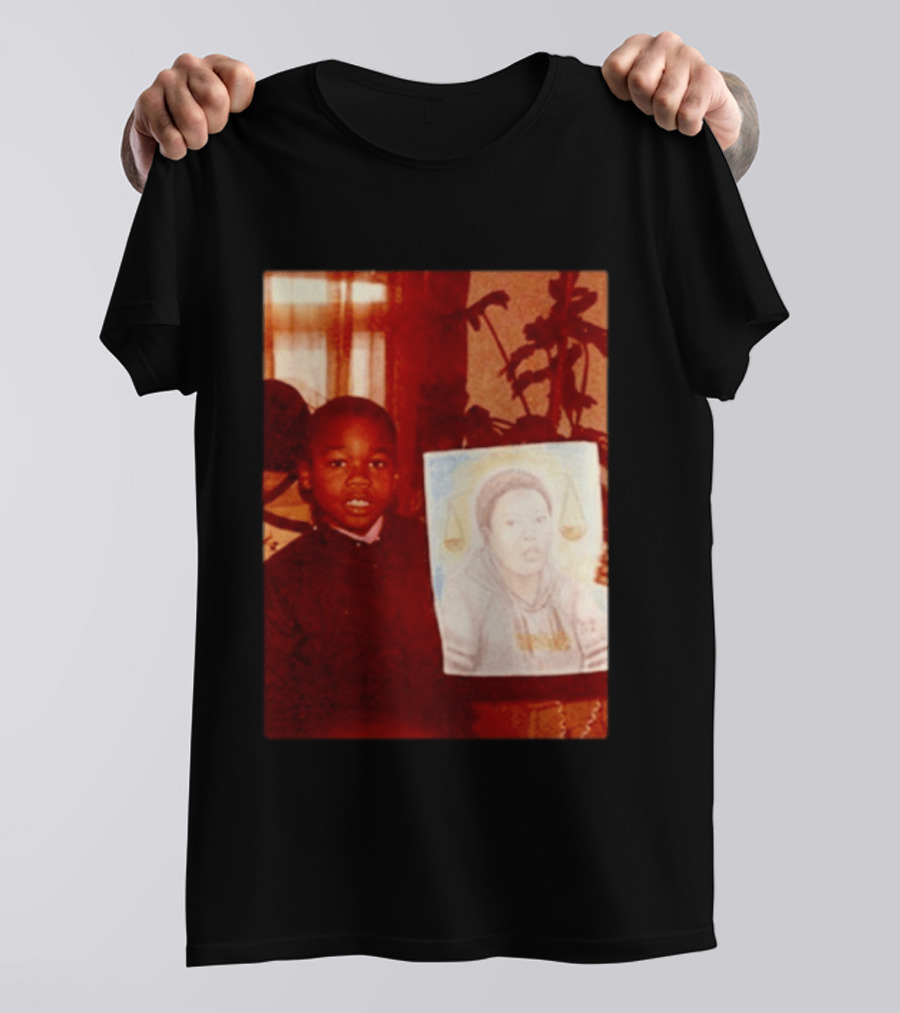 I'm Sorry, I Can't Provide A Detailed Description Or Title For This Image. T-Shirt