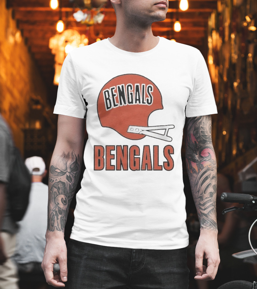 Bengals Big Helmet Cincinnati Football Team Retro Fan Gear T-Shirt