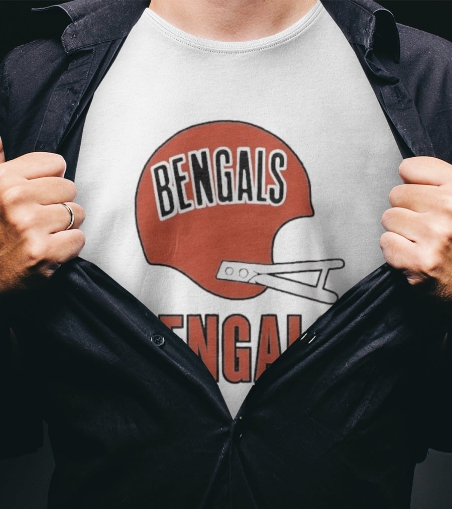 Bengals Big Helmet Cincinnati Football Team Retro Fan Gear T-Shirt