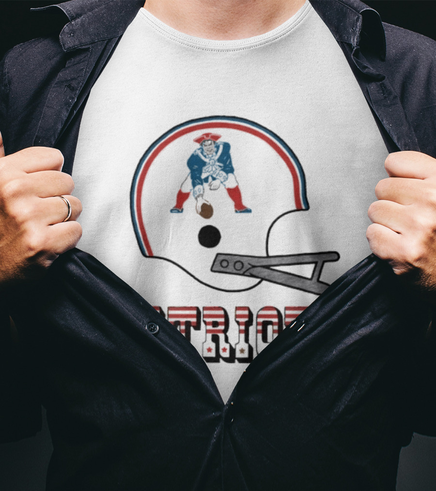 New England Patriots Helmet Throwback T-Shirt