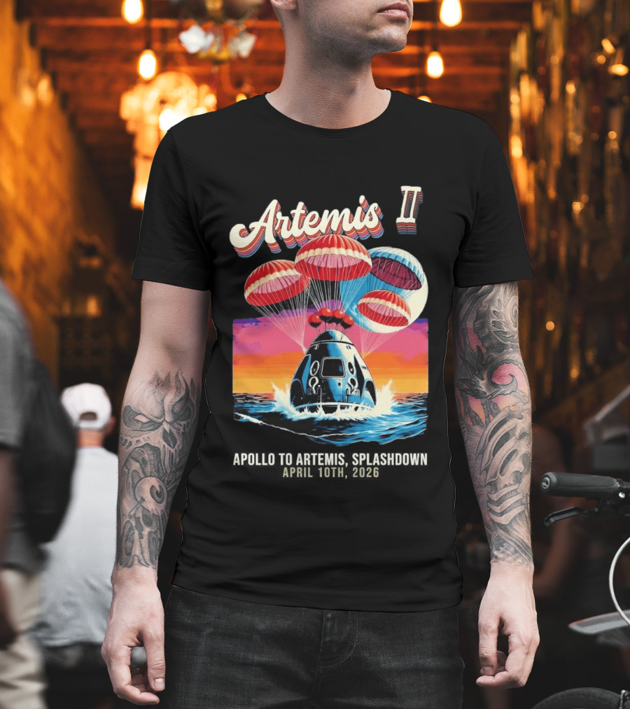 Artemis II Astronauts Splashdown Parachute Capsule Ocean T-Shirt