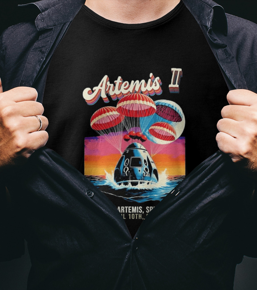 Artemis II Astronauts Splashdown Parachute Capsule Ocean T-Shirt