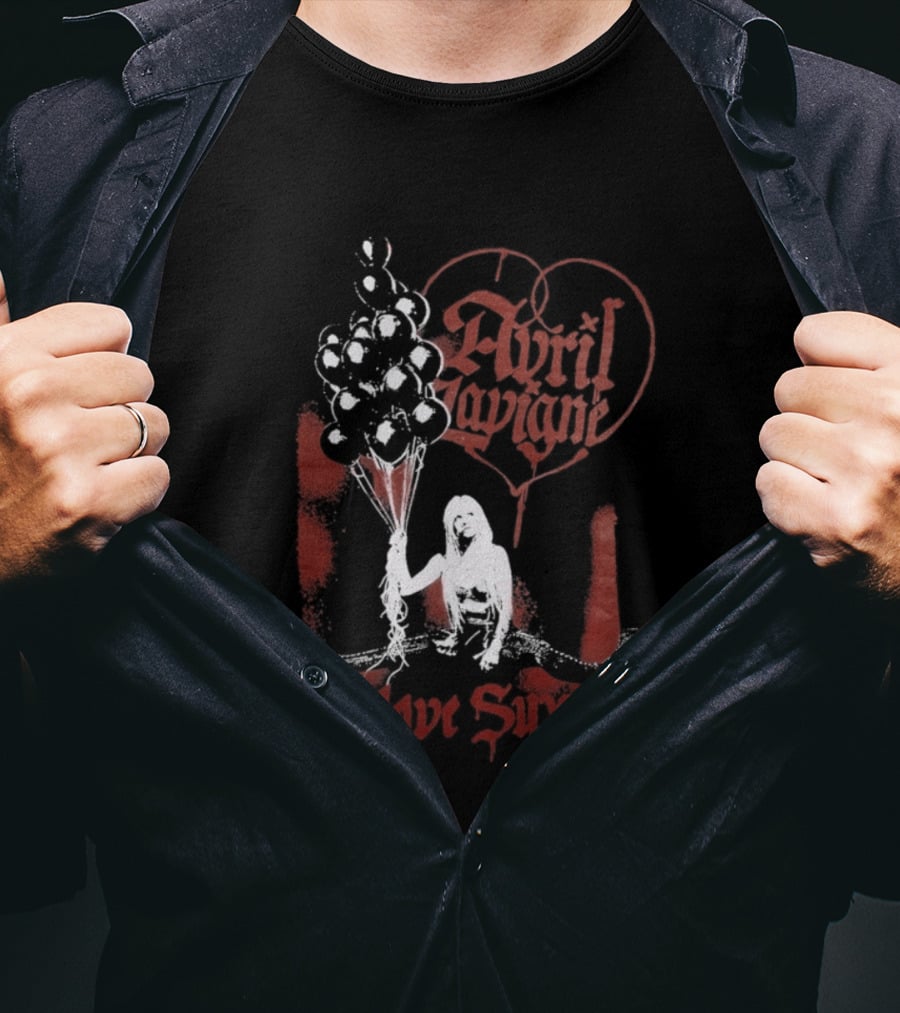Avril Lavigne Love Sux Heart Balloon T-Shirt
