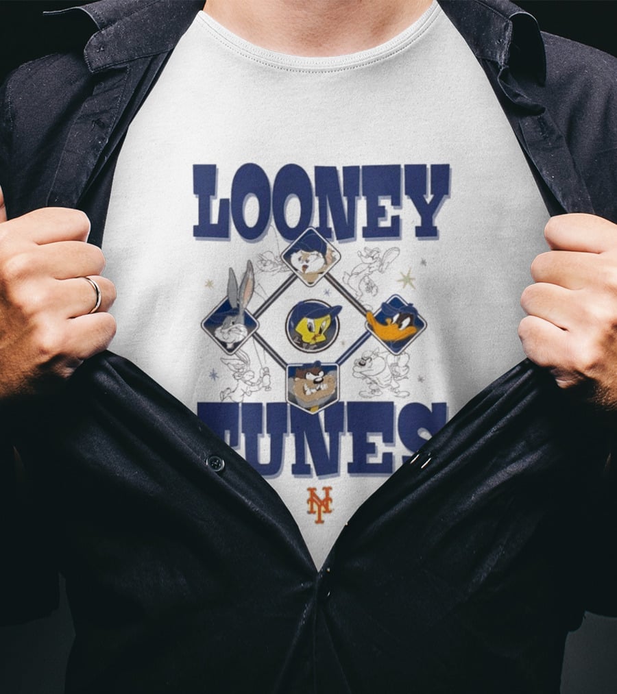 New York Mets Looney Tunes Bugs Tweety Daffy Sylvester Cream New Era T-Shirt