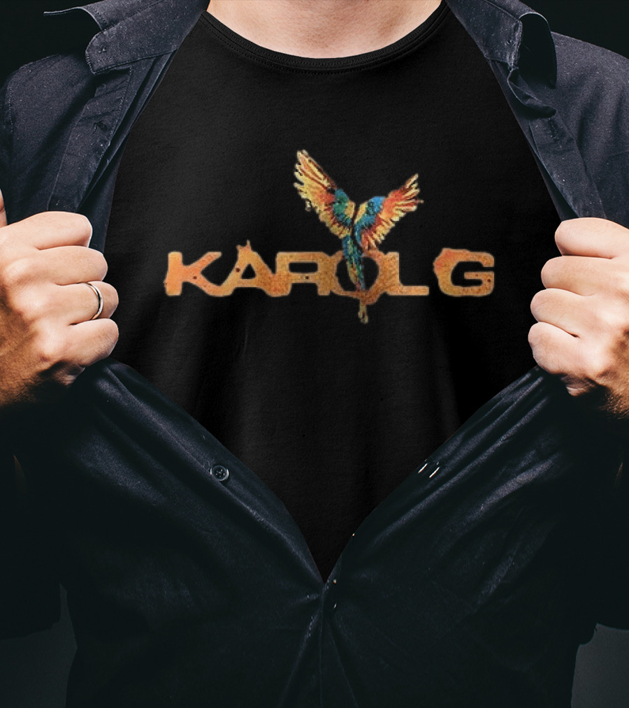 Karol G Parrot Viajando Por El Mundo Tropitour Colorful Wings T-Shirt