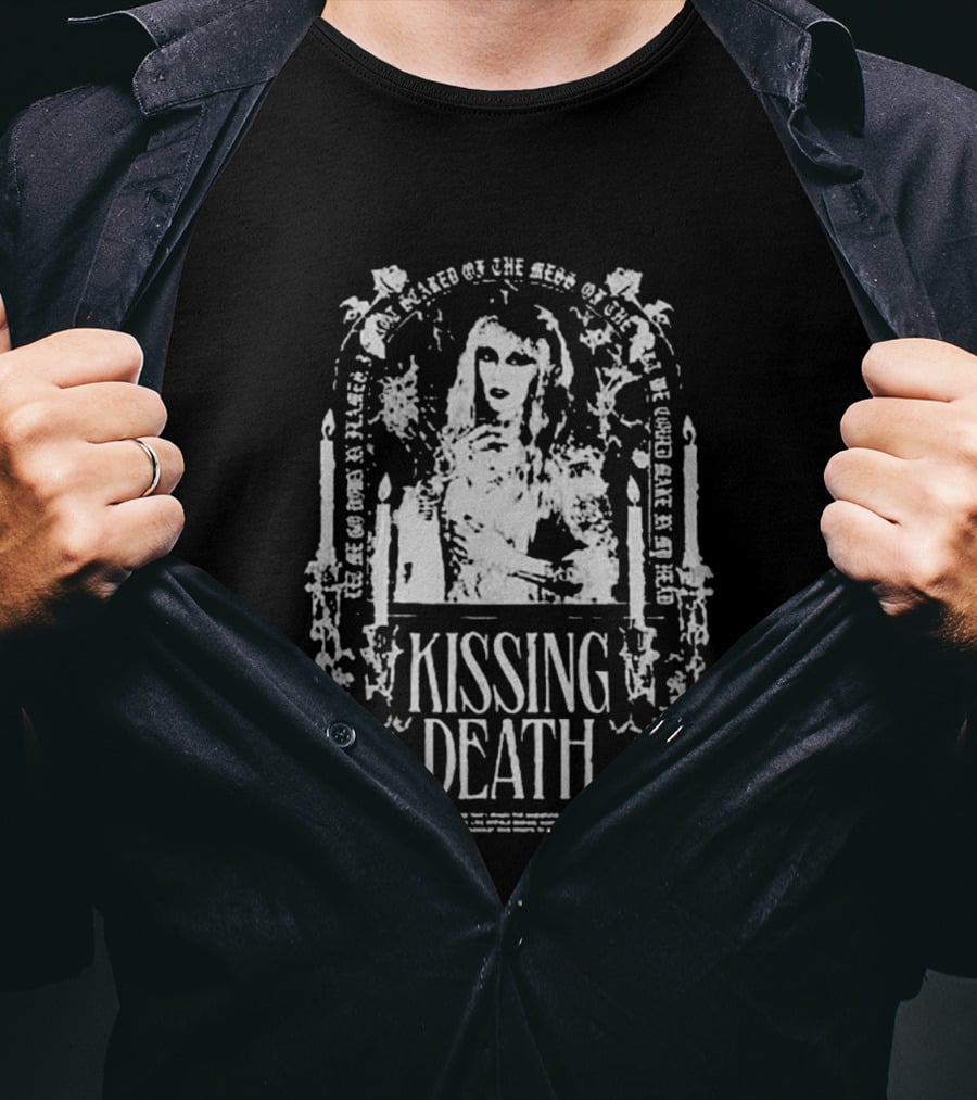 Mothica Store Kissing Death Skull Candles T-Shirt