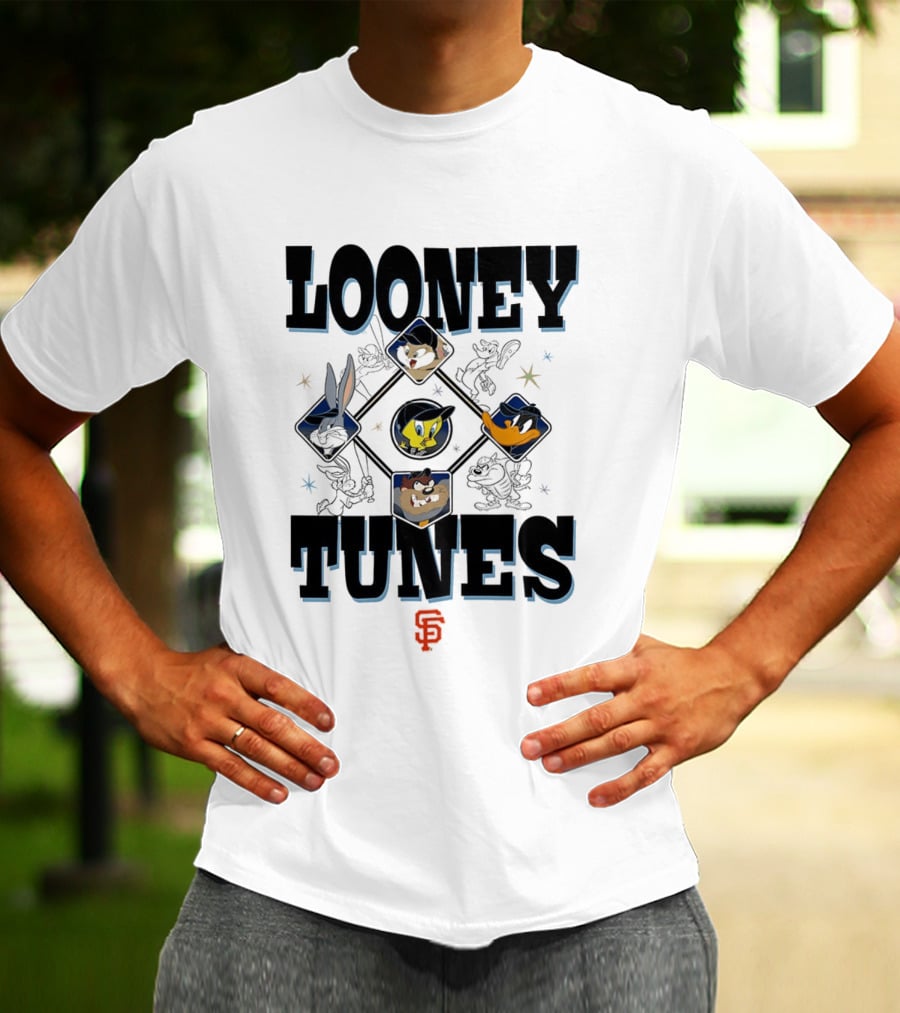 Looney Tunes San Francisco Giants Baseball Bugs Bunny Daffy Duck Taz Tweety T-Shirt