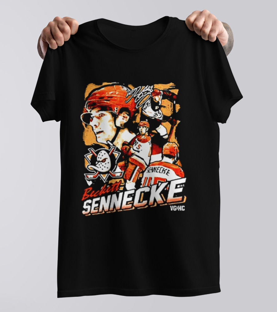 Beckett Sennecke Oregon Ducks Hockey Collage T-Shirt