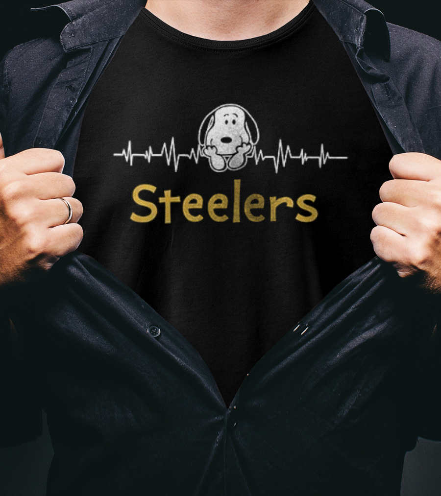 Pittsburgh Steelers Peanuts Snoopy Heartbeat This Nurse Loves Her T-Shirt