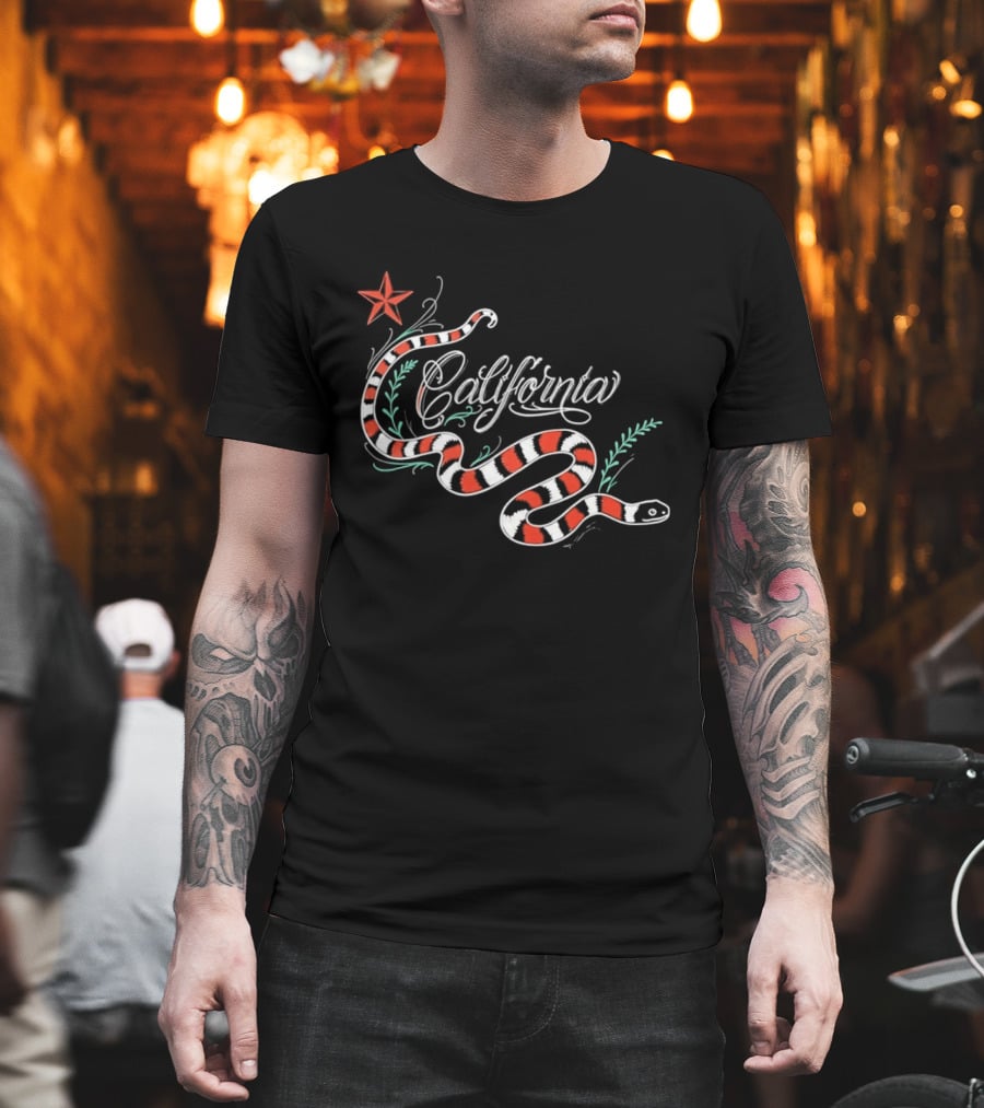 California King Snake Red Star Serpent T-Shirt