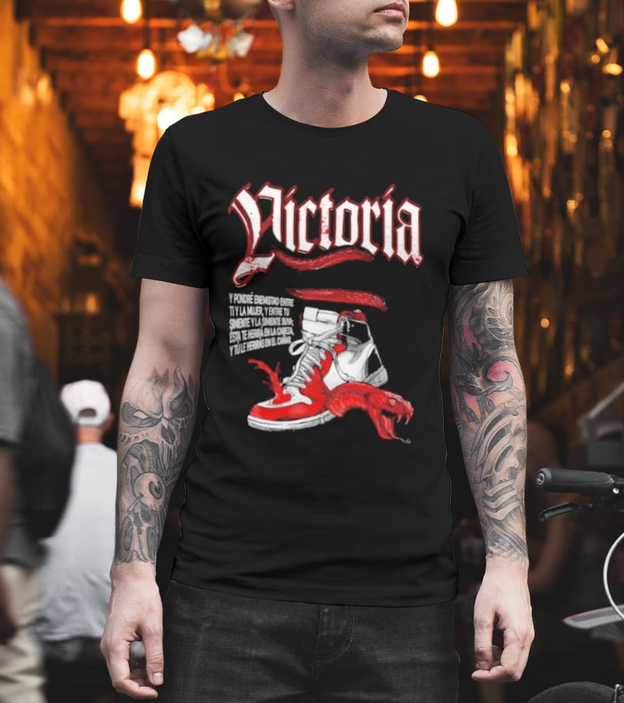 Victoria Y Pondré Enemistad Entre Ti Y La Mujer Simiente Suya Sneaker Serpent T-Shirt