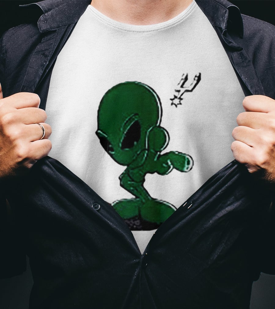 San Antonio Spurs Alien Basketball Dribble T-Shirt