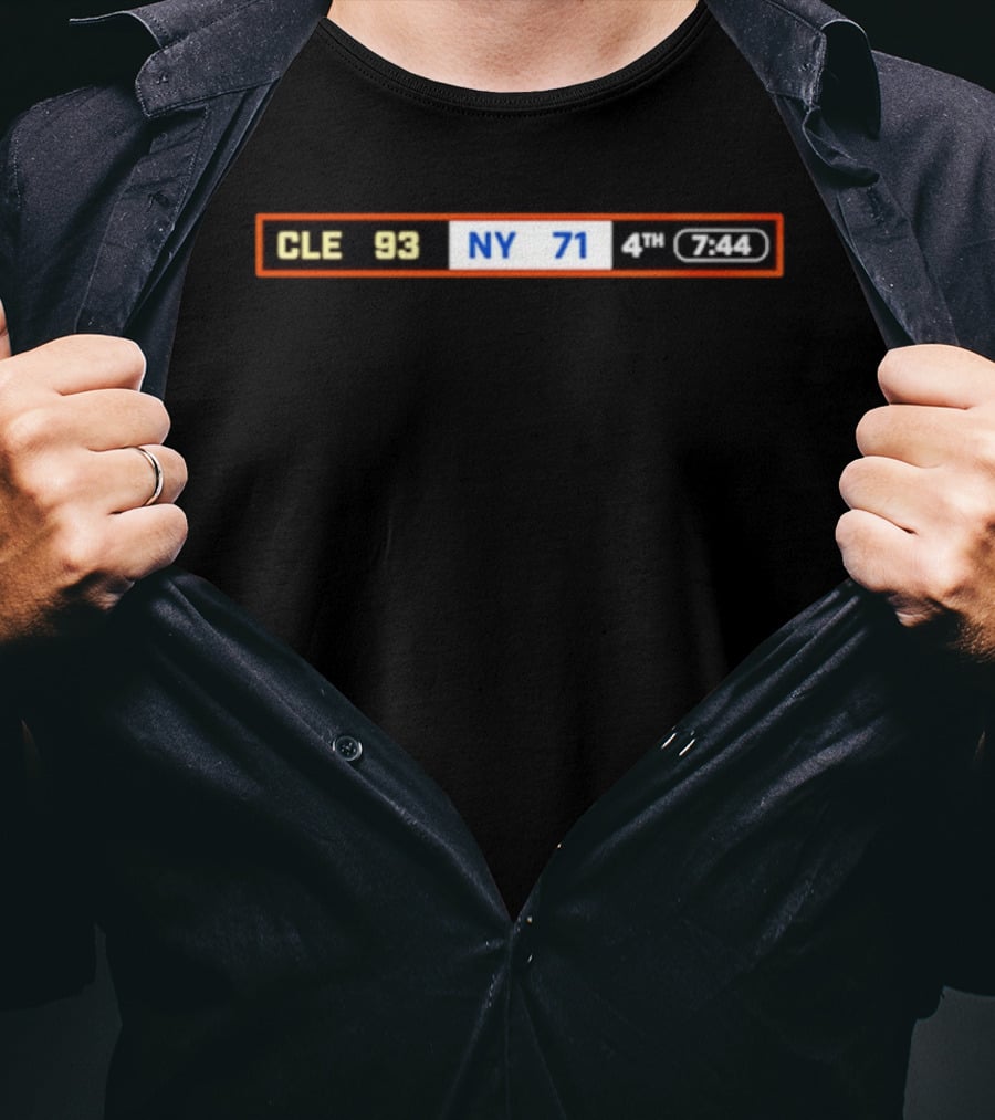Cleveland Cavaliers CLE 93 NY Knicks 71 4th Quarter 7:44 Scoreboard T-Shirt