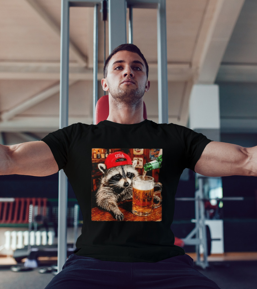 Patriotic Raccoon USA Hat Drinking Beer In Bar Scene T-Shirt
