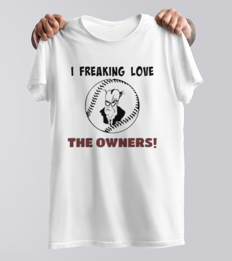 I Freaking Love The Owners Vintage Style Fan Skull T-Shirt