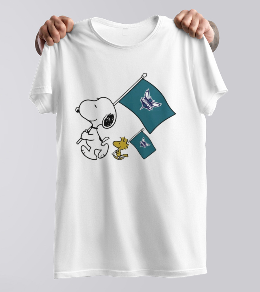 Snoopy And Woodstock Charlotte Hornets Flag Display T-Shirt