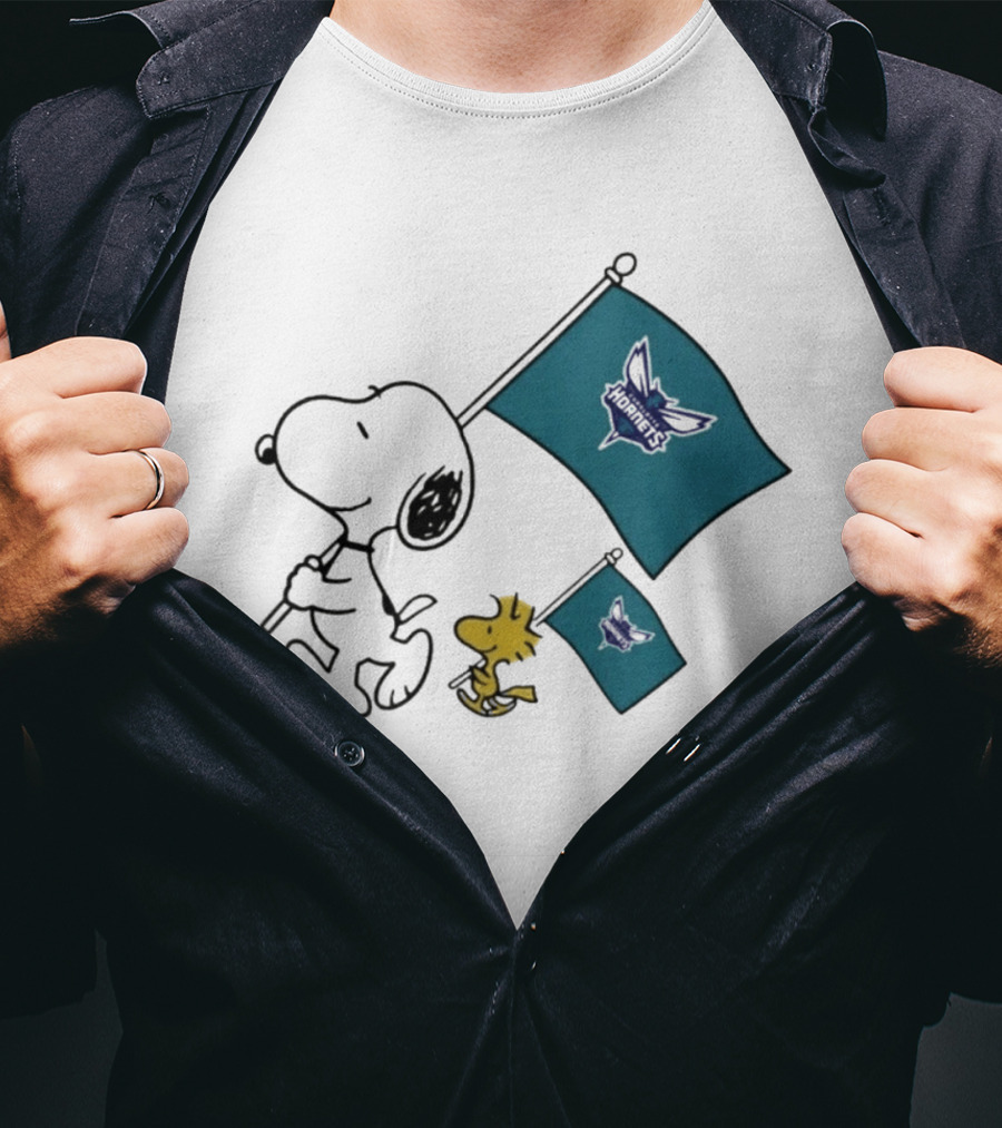 Snoopy And Woodstock Charlotte Hornets Flag Display T-Shirt
