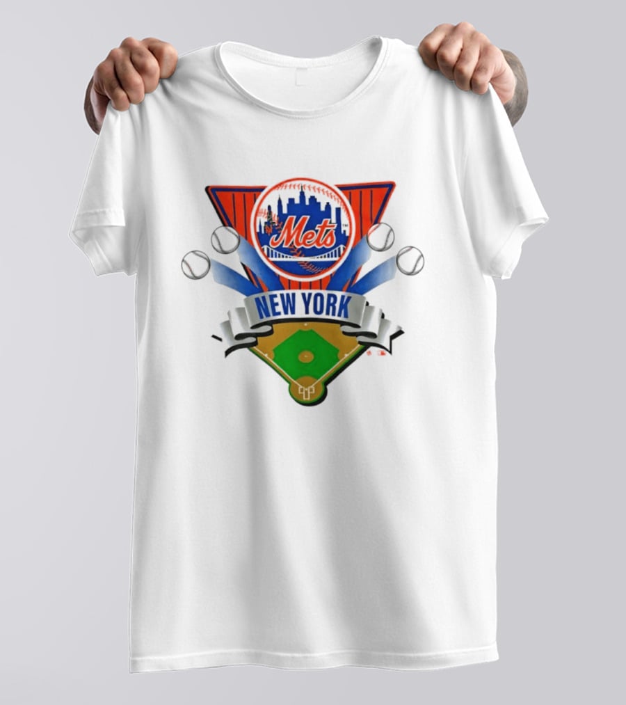 New York Mets Baseball Diamond Skyline And Bats T-Shirt