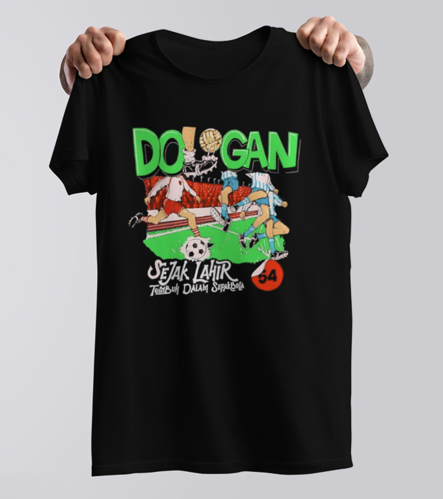 Dologan FC Sejak Lahir Tumbuh Dalam Sepakbola Retro Football Players And Field T-Shirt