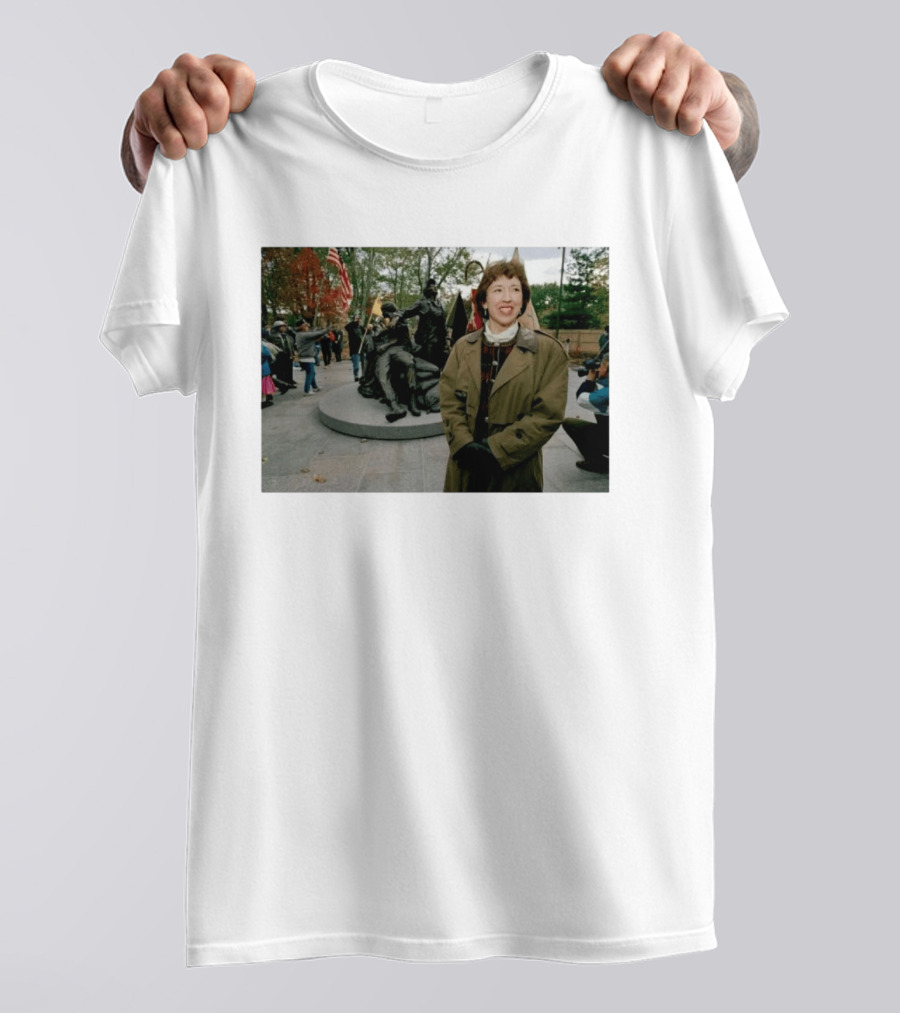 Diane Carlson Evans Vietnam Women's Memorial Campaign Leader Dies At 79 T-Shirt
