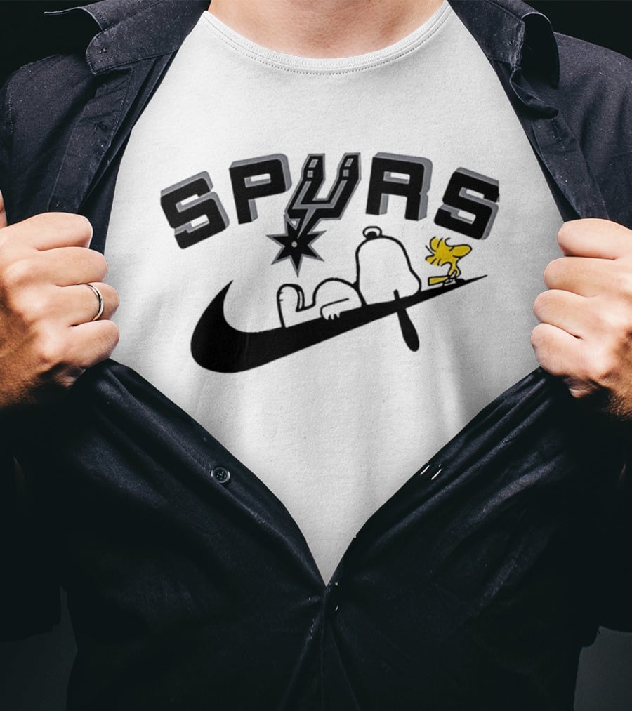 Snoopy Woodstock San Antonio Spurs Nike Logo Collaboration T-Shirt