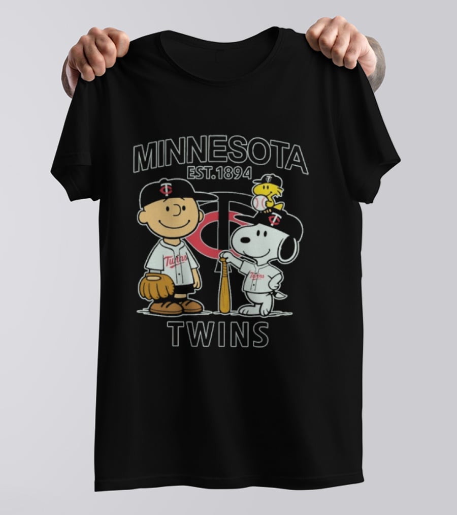 Minnesota Twins Est 1894 Snoopy Peanuts Baseball Charlie Brown Woodstock T-Shirt