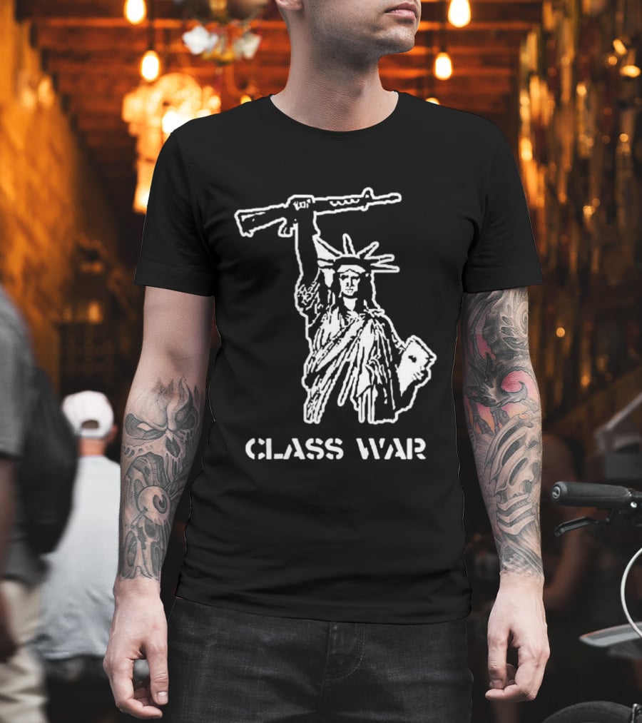 Statue Of Liberty AK 47 Class War New York USA T-Shirt