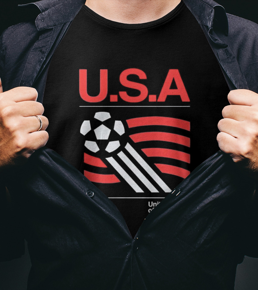 U.S.A. Est. 1913 United States Soccer Club Ball Flag T-Shirt
