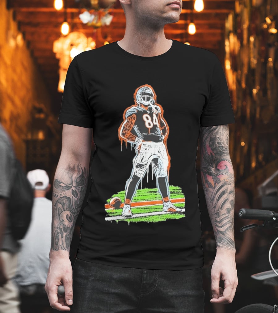 Chicago Bears Number 84 NFL Player Artwork Football Team Fan T-Shirt