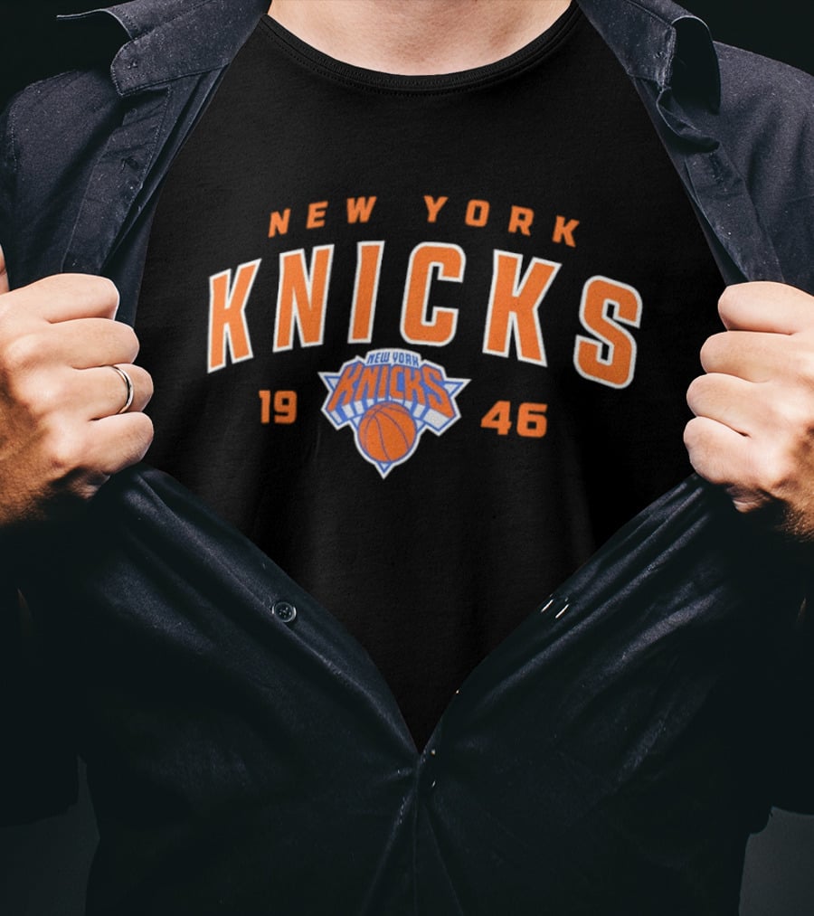 New York Knicks 1946 Basketball Team T-Shirt