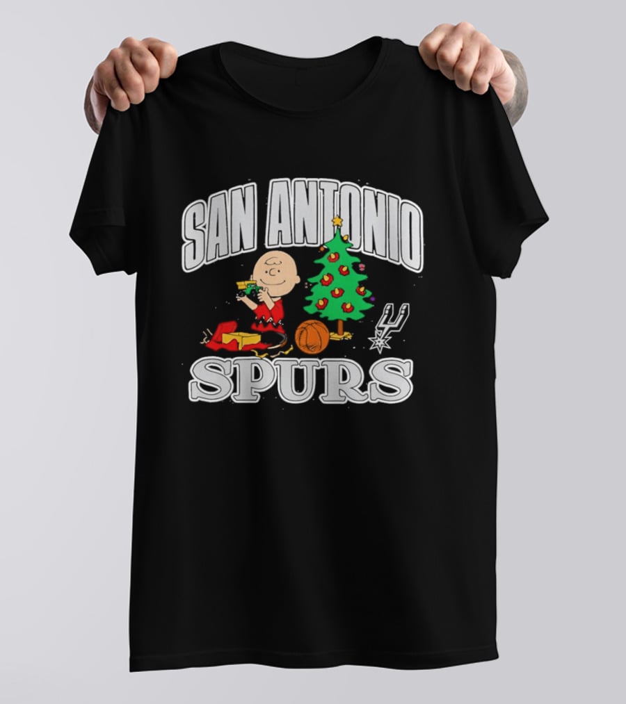 San Antonio Spurs Peanuts Charlie Brown Christmas Tree T-Shirt
