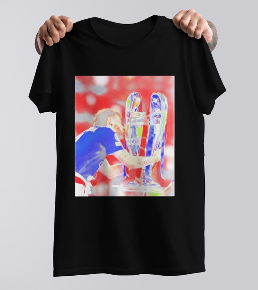 Khvicha Kvaratskhelia PSG UEFA Champions League Trophy Celebration T-Shirt