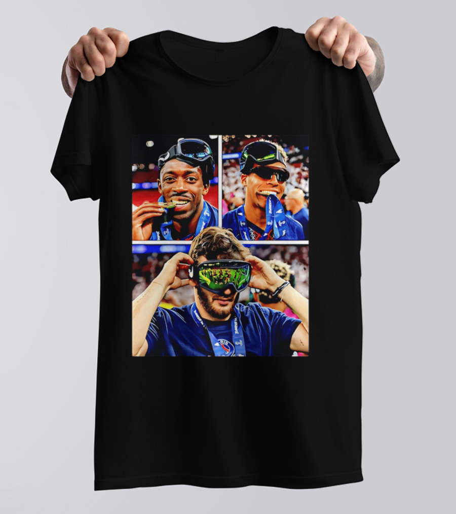 Paris Saint Germain Champions Celebration With Medals And Goggles T-Shirt