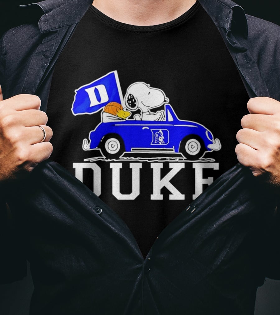 Snoopy And Woodstock Driving Duke Blue Car With Duke Blue Devils Flag T-Shirt