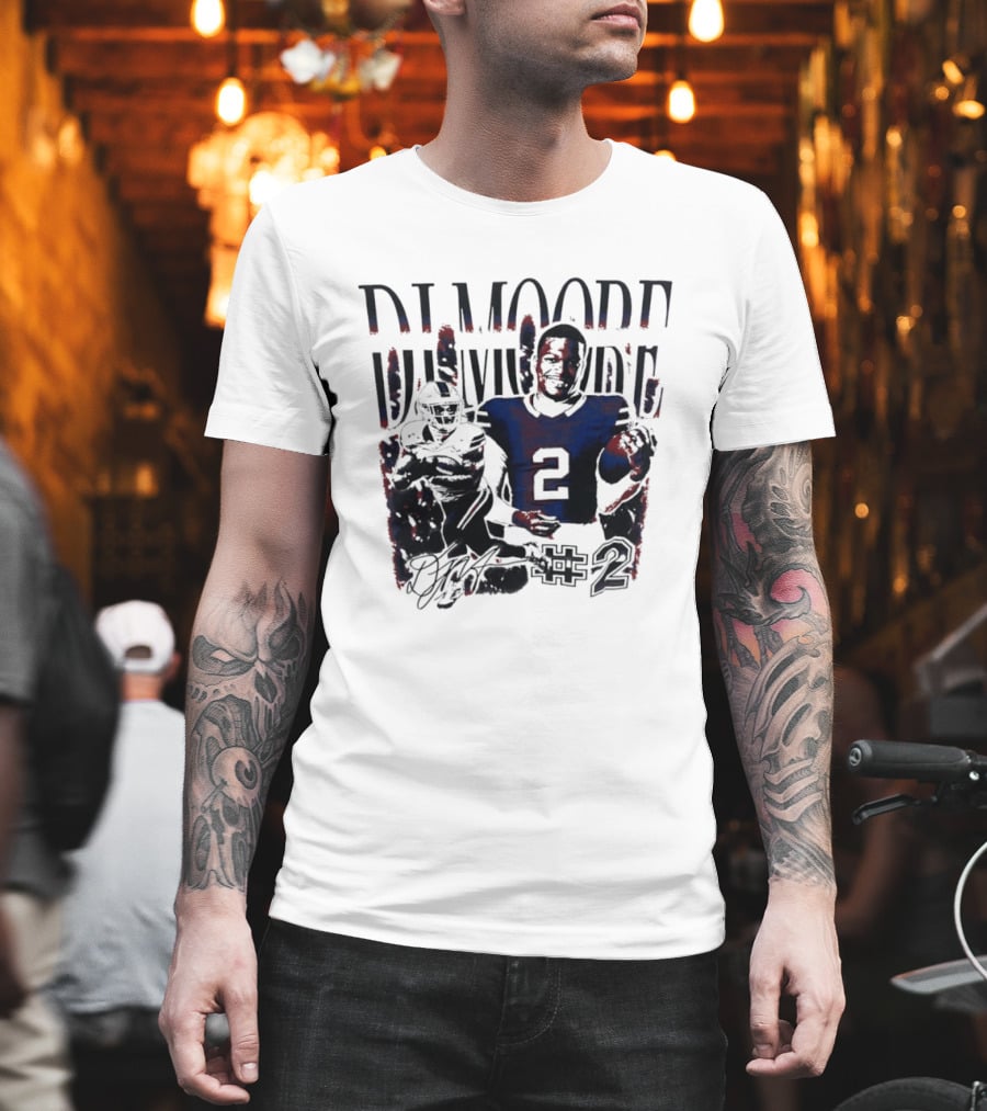 DJ Moore #2 Football Player Portrait Signature T-Shirt