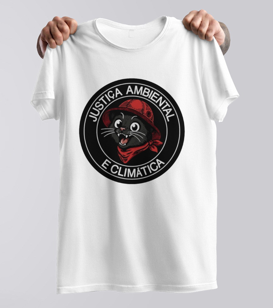 Justiça Ambiental E Climática Black Cat In Red Helmet And Bandana T-Shirt