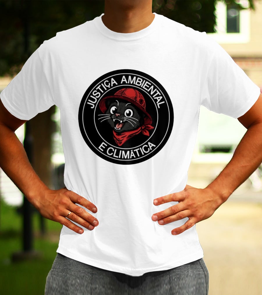 Justiça Ambiental E Climática Black Cat In Red Helmet And Bandana T-Shirt