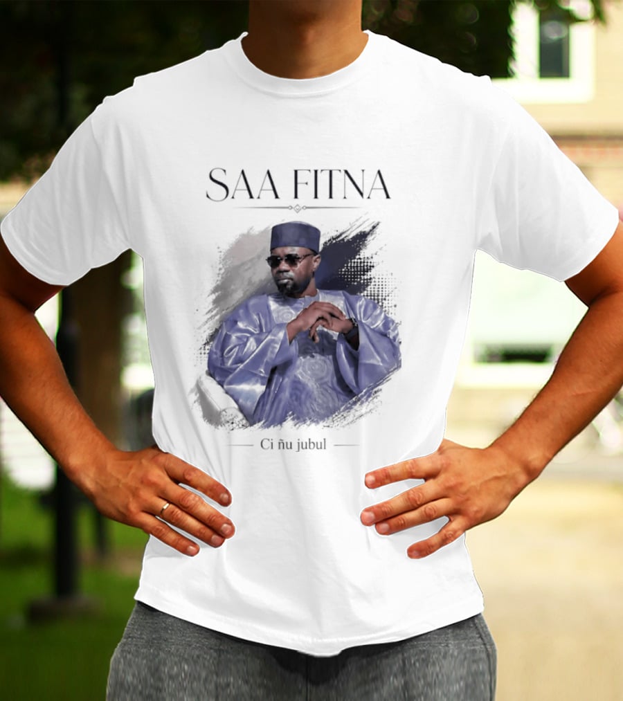 Saa Fitna Ci Nu Jubul Senegal Politics Blue Robe Man T-Shirt