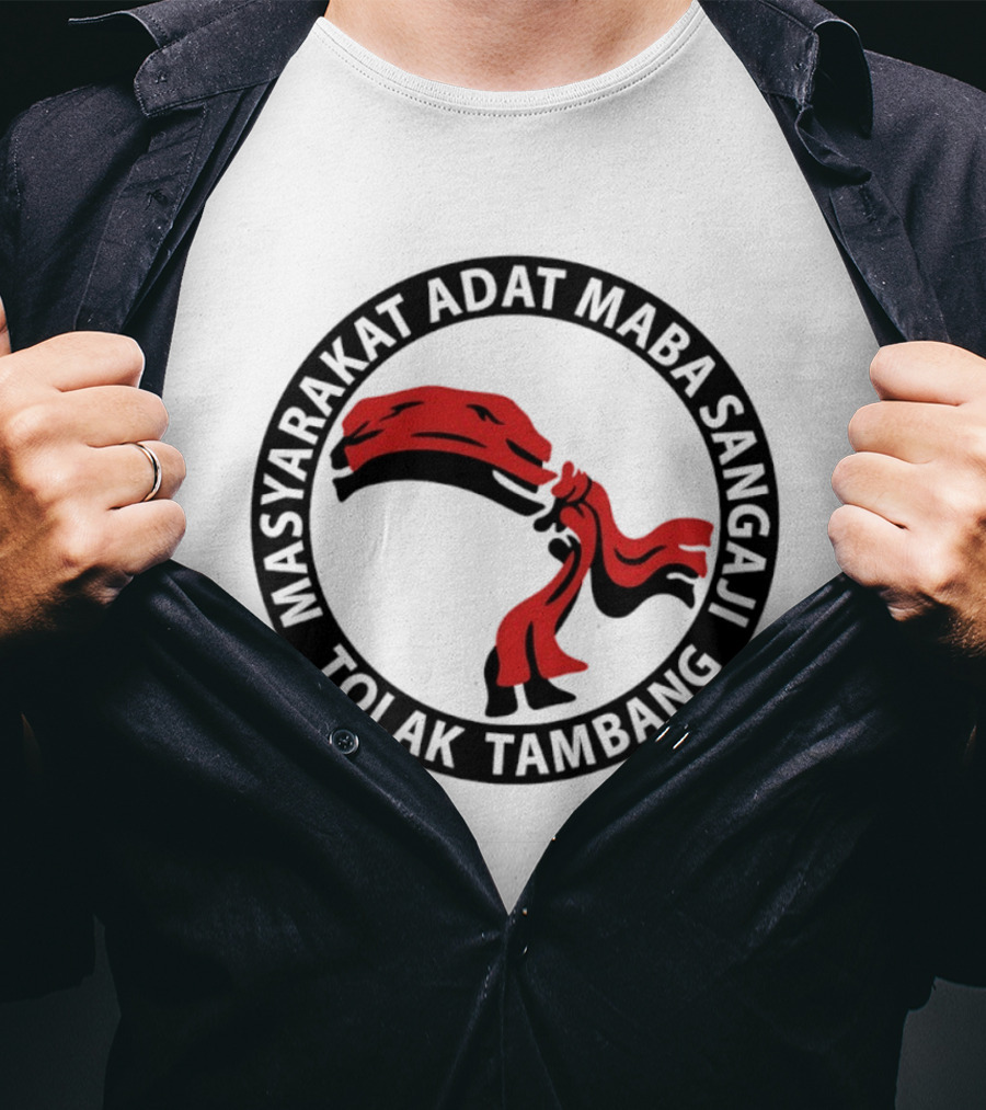Masyarakat Adat Maba Sangaji Tolak Tambang Red Scarf T-Shirt